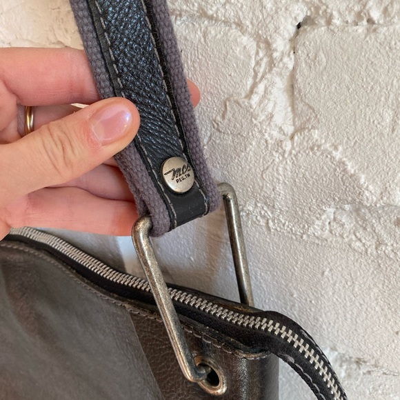 MCS leather messenger bag - Picture 3 of 9